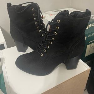Black heeled Boots